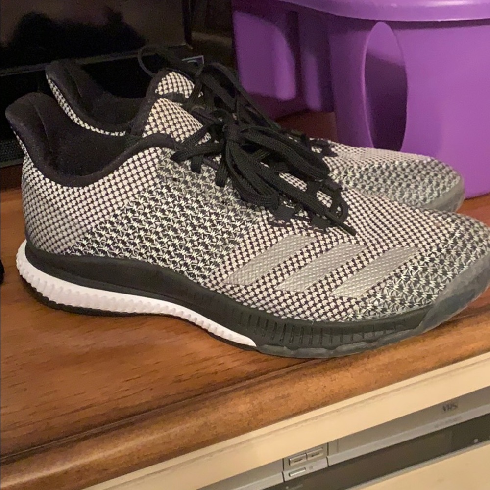 Volleyball shoes